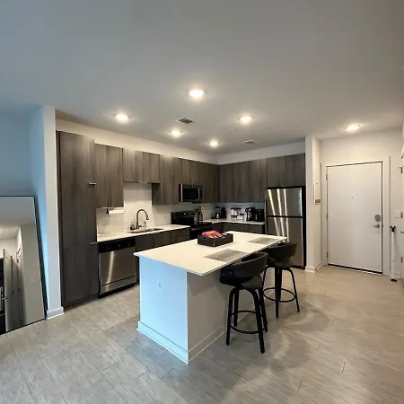 The Midtown Gem - Luxury Living Close To It All